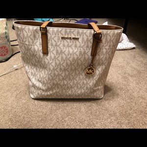 Michael kors tote